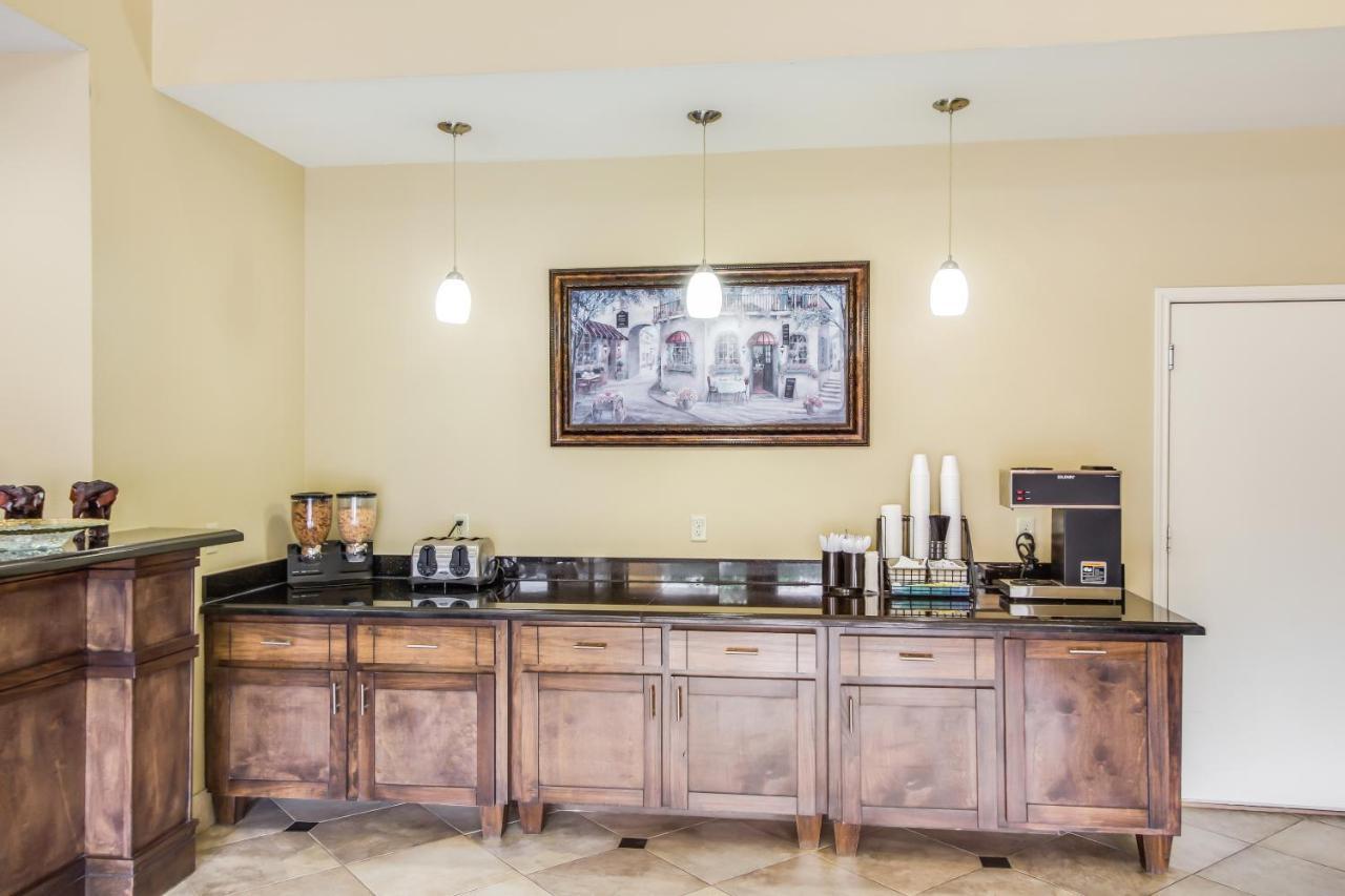 Americas Best Value Inn & Suites Tomball Exteriör bild